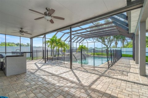 Casa en venta en Trinity, Florida, 5 dormitorios, 202.16 m2 № 1916567 - foto 27
