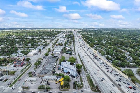 Commercial property in North Miami, Florida № 2006701 - photo 15