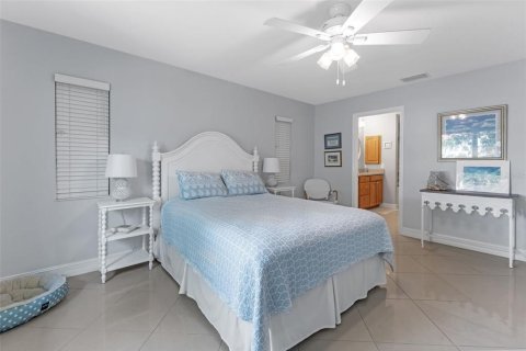 House in Punta Gorda, Florida 4 bedrooms, 192.12 sq.m. № 1733345 - photo 23