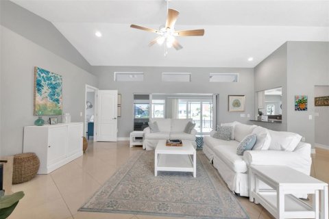 House in Punta Gorda, Florida 4 bedrooms, 192.12 sq.m. № 1733345 - photo 20