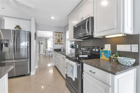 House in Punta Gorda, Florida 4 bedrooms, 192.12 sq.m. № 1733345 - photo 5