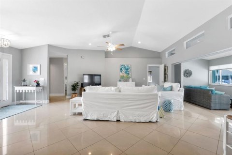 House in Punta Gorda, Florida 4 bedrooms, 192.12 sq.m. № 1733345 - photo 18