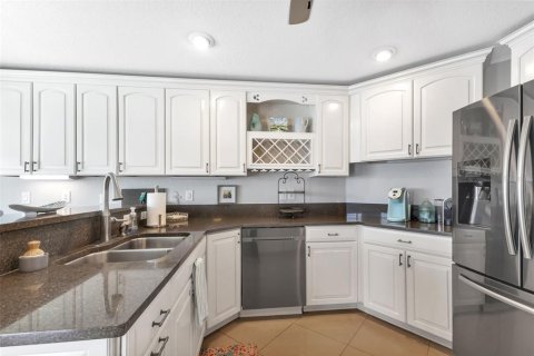 House in Punta Gorda, Florida 4 bedrooms, 192.12 sq.m. № 1733345 - photo 7
