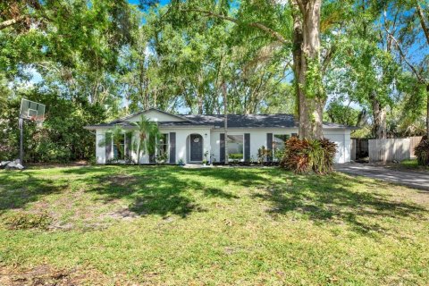House in Land O' Lakes, Florida 3 bedrooms, 138.61 sq.m. № 1772250 - photo 1