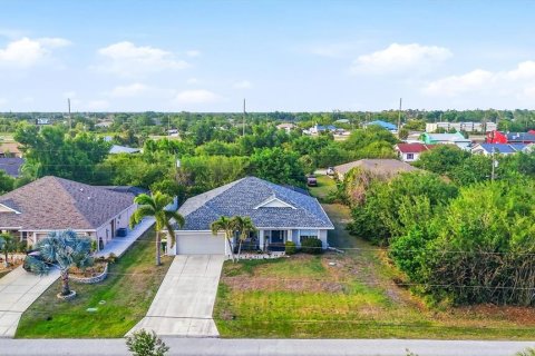 Villa ou maison à vendre à Englewood, Floride: 3 chambres, 171.03 m2 № 2201177 - photo 2