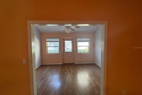 House in Lady Lake, Florida 3 bedrooms, 190.08 sq.m. № 2143010 - photo 9