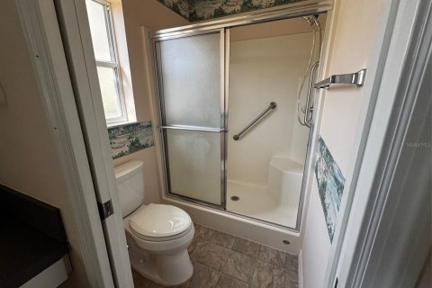 House in Lady Lake, Florida 3 bedrooms, 190.08 sq.m. № 2143010 - photo 13