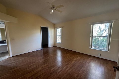 House in Lady Lake, Florida 3 bedrooms, 190.08 sq.m. № 2143010 - photo 11