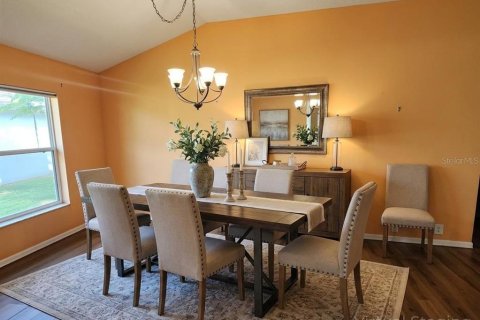 House in Lady Lake, Florida 3 bedrooms, 190.08 sq.m. № 2143010 - photo 7