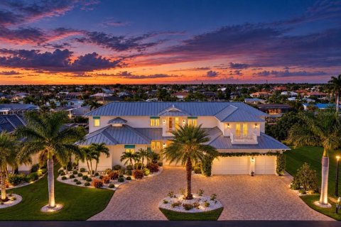 Villa ou maison à vendre à Punta Gorda, Floride: 4 chambres, 362.32 m2 № 2421913 - photo 2