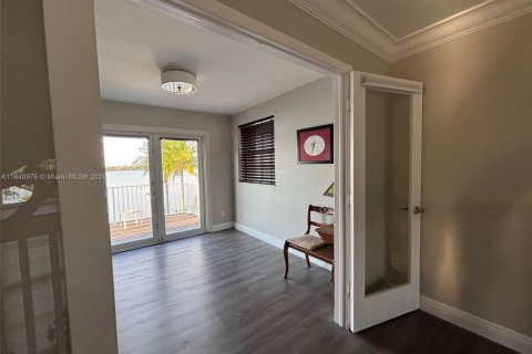 Casa en venta en Pembroke Pines, Florida, 4 dormitorios, 234.11 m2 № 1957385 - foto 15