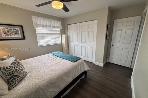 Casa en venta en Pembroke Pines, Florida, 4 dormitorios, 234.11 m2 № 1957385 - foto 3