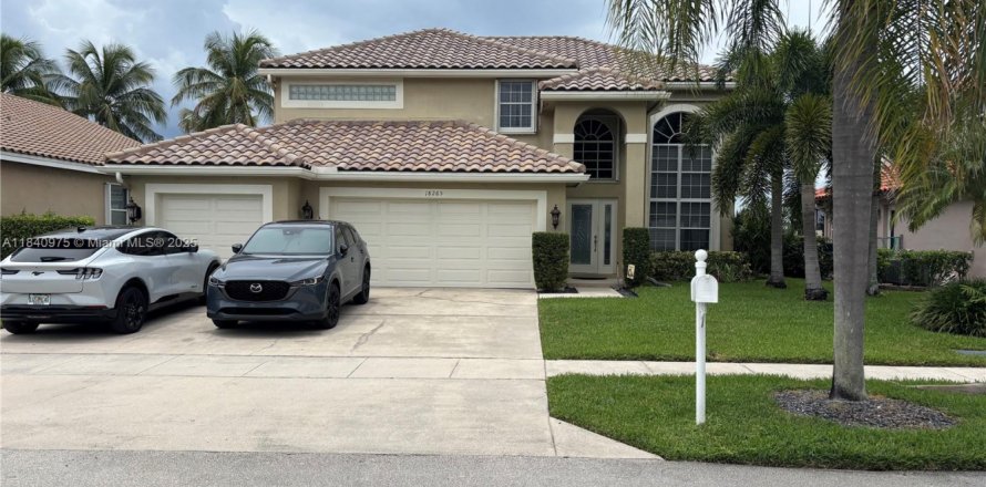 Casa en Pembroke Pines, Florida 4 dormitorios, 234.11 m2 № 1957385