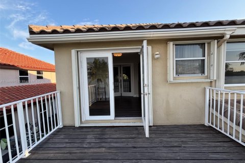 Casa en venta en Pembroke Pines, Florida, 4 dormitorios, 234.11 m2 № 1957385 - foto 13