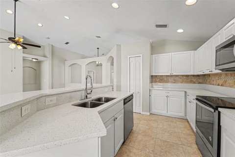Casa en venta en Land O' Lakes, Florida, 4 dormitorios, 188.31 m2 № 2166882 - foto 11