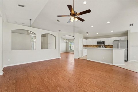 Casa en venta en Land O' Lakes, Florida, 4 dormitorios, 188.31 m2 № 2166882 - foto 10