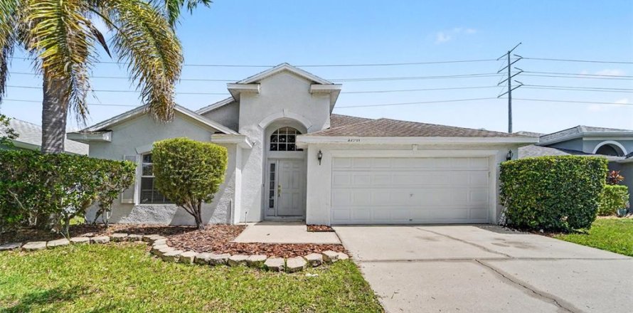 Casa en Land O' Lakes, Florida 4 dormitorios, 188.31 m2 № 2166882