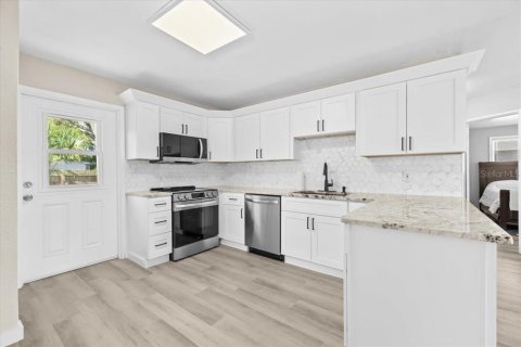 Casa en venta en Tampa, Florida, 3 dormitorios, 95.88 m2 № 1795910 - foto 9