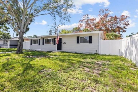 Casa en venta en Tampa, Florida, 3 dormitorios, 95.88 m2 № 1795910 - foto 1