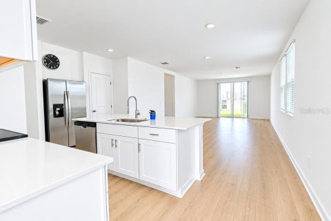 Villa ou maison à louer à Haines City, Floride: 4 chambres, 149.29 m2 № 2424309 - photo 2