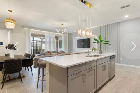 Adosado en venta en Kissimmee, Florida, 5 dormitorios, 213.12 m2 № 2102883 - foto 7