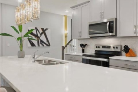 Adosado en venta en Kissimmee, Florida, 5 dormitorios, 213.12 m2 № 2102883 - foto 21