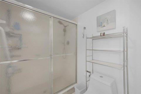 Condominio en venta en Pembroke Pines, Florida, 2 dormitorios, 105.63 m2 № 2091072 - foto 10