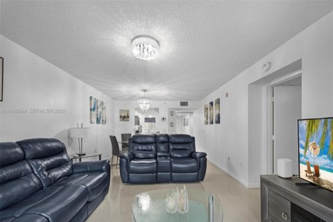 Condominio en venta en Pembroke Pines, Florida, 2 dormitorios, 105.63 m2 № 2091072 - foto 25