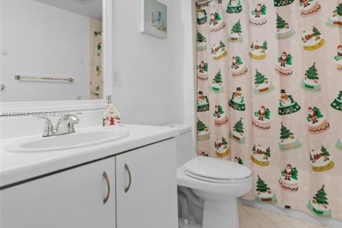 Condominio en venta en Pembroke Pines, Florida, 2 dormitorios, 105.63 m2 № 2091072 - foto 18