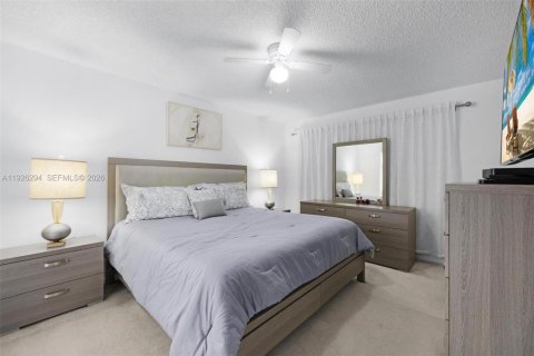 Condominio en venta en Pembroke Pines, Florida, 2 dormitorios, 105.63 m2 № 2091072 - foto 6
