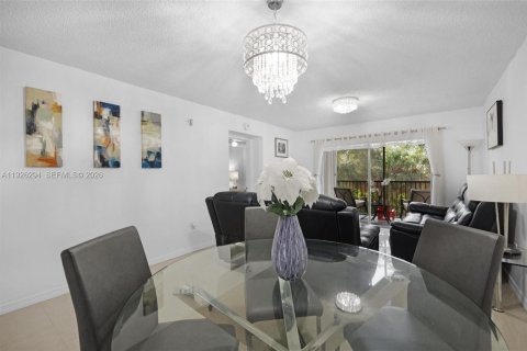 Condominio en venta en Pembroke Pines, Florida, 2 dormitorios, 105.63 m2 № 2091072 - foto 21