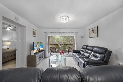 Condominio en venta en Pembroke Pines, Florida, 2 dormitorios, 105.63 m2 № 2091072 - foto 27