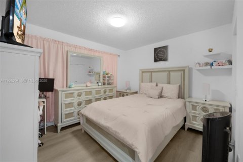 Condominio en venta en Pembroke Pines, Florida, 2 dormitorios, 105.63 m2 № 2091072 - foto 13
