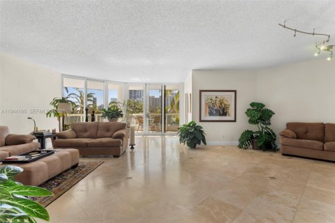 Copropriété à vendre à Aventura, Floride: 3 chambres, 244.33 m2 № 2001326 - photo 3