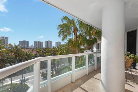 Copropriété à vendre à Aventura, Floride: 3 chambres, 244.33 m2 № 2001326 - photo 22