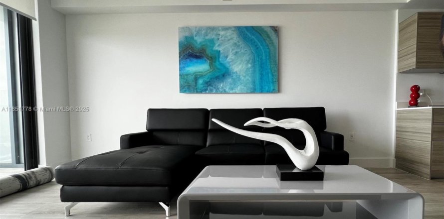 Estudio en el Condominio en Miami, Florida № 1871417