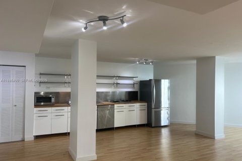 Снять в аренду кондоминиум в Майами-Бич, Флорида 1 спальня, 93.83м2, № 1986674 - фото 5