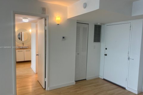 Снять в аренду кондоминиум в Майами-Бич, Флорида 1 спальня, 93.83м2, № 1986674 - фото 6