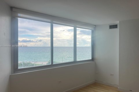 Снять в аренду кондоминиум в Майами-Бич, Флорида 1 спальня, 93.83м2, № 1986674 - фото 3