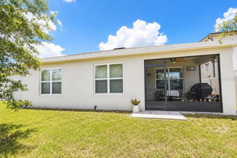 House in Haines City, Florida 3 bedrooms, 160.26 sq.m. № 2205498 - photo 2