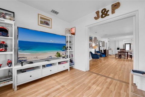 Купить виллу или дом в Майами, Флорида 3 спальни, 124.49м2, № 2026401 - фото 19