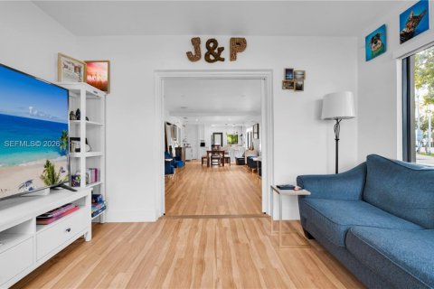 Купить виллу или дом в Майами, Флорида 3 спальни, 124.49м2, № 2026401 - фото 18