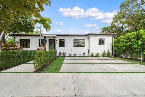 Купить виллу или дом в Майами, Флорида 3 спальни, 124.49м2, № 2026401 - фото 2