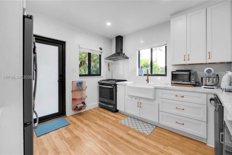 Купить виллу или дом в Майами, Флорида 3 спальни, 124.49м2, № 2026401 - фото 10