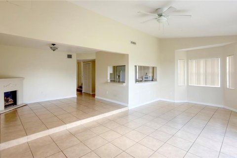 Townhouse in Davenport, Florida 3 bedrooms, 126.72 sq.m. № 2377854 - photo 4