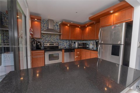 Condominio en venta en Miami, Florida, 2 dormitorios, 113.53 m2 № 1959972 - foto 25