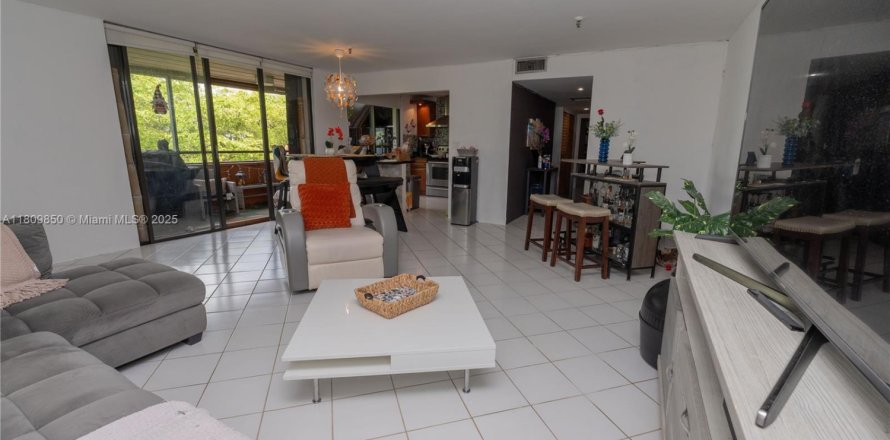 Condominio en Miami, Florida, 2 dormitorios  № 1959972
