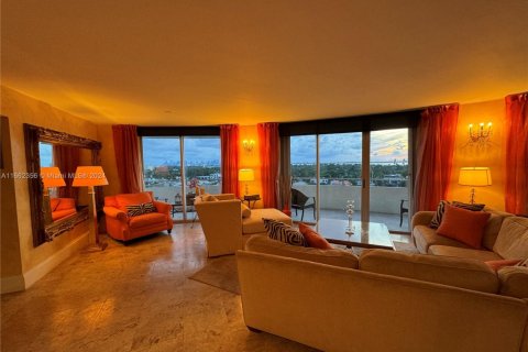 Condominio en venta en Miami Beach, Florida, 4 dormitorios, 252.69 m2 № 1980072 - foto 9