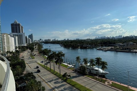 Condominio en venta en Miami Beach, Florida, 4 dormitorios, 252.69 m2 № 1980072 - foto 3