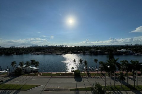 Condominio en venta en Miami Beach, Florida, 4 dormitorios, 252.69 m2 № 1980072 - foto 2